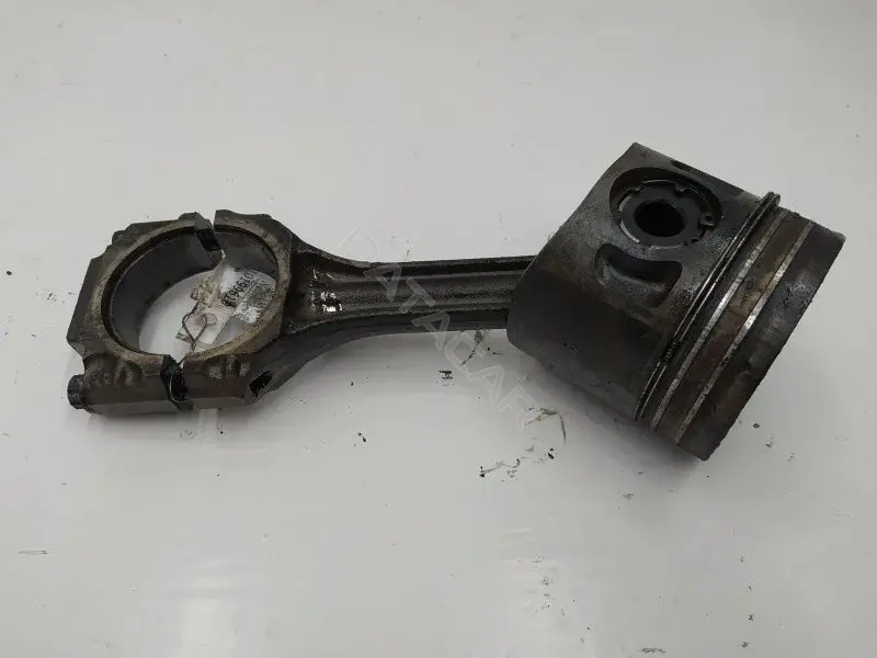 Поршень двигателя 028H
