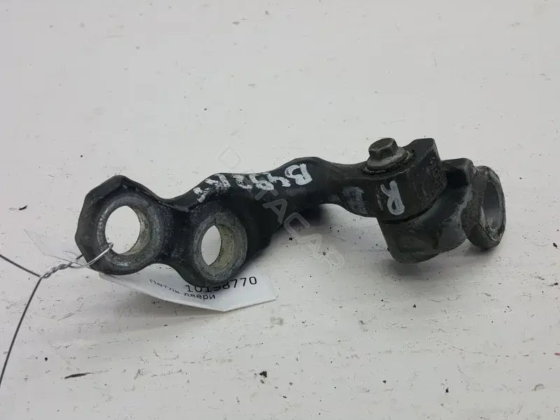 Петля двери 3M51R22800
