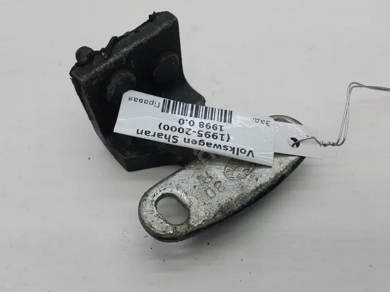 Петля крышки багажника 7M3827302