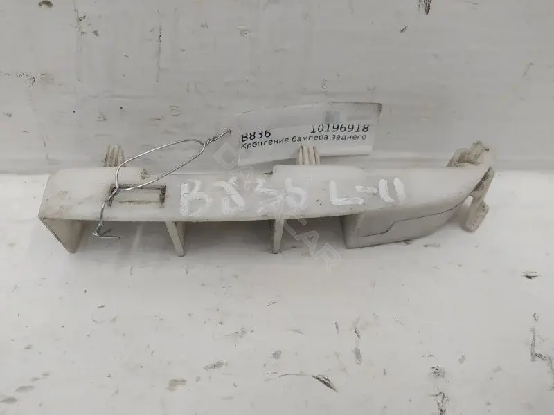 Кронштейн-направляющая бампера 85227AX600