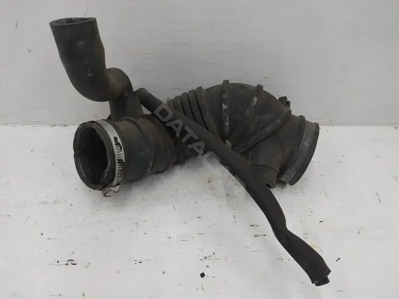 Патрубок воздушный MR312759