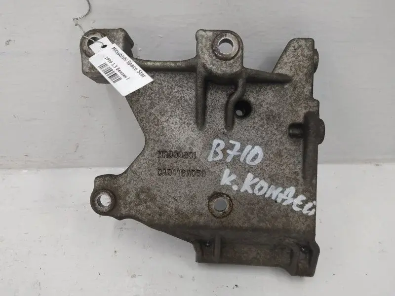 Кронштейн компрессора кондиционера MR398281