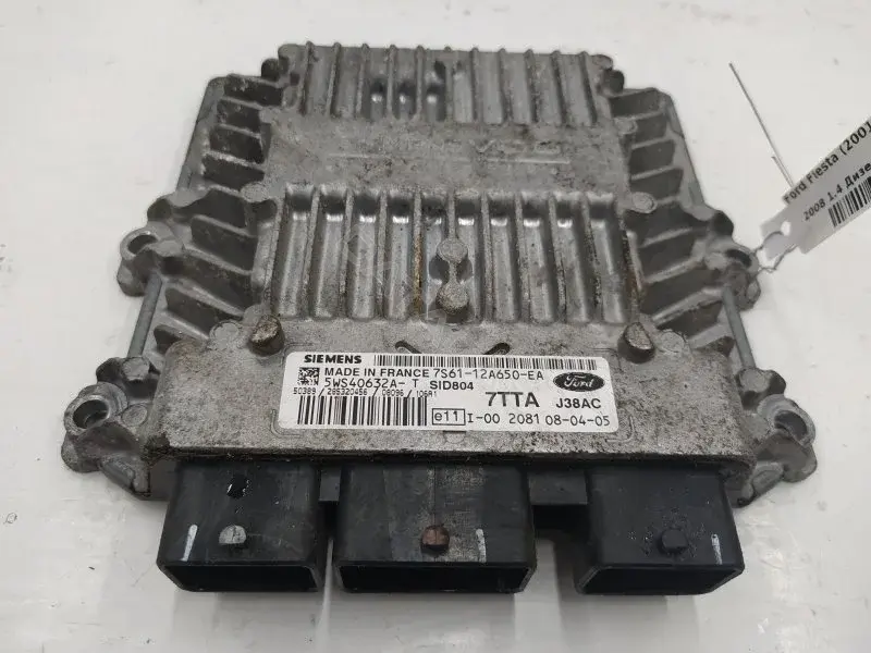 Блок управления двигателем 7S6112A650EA