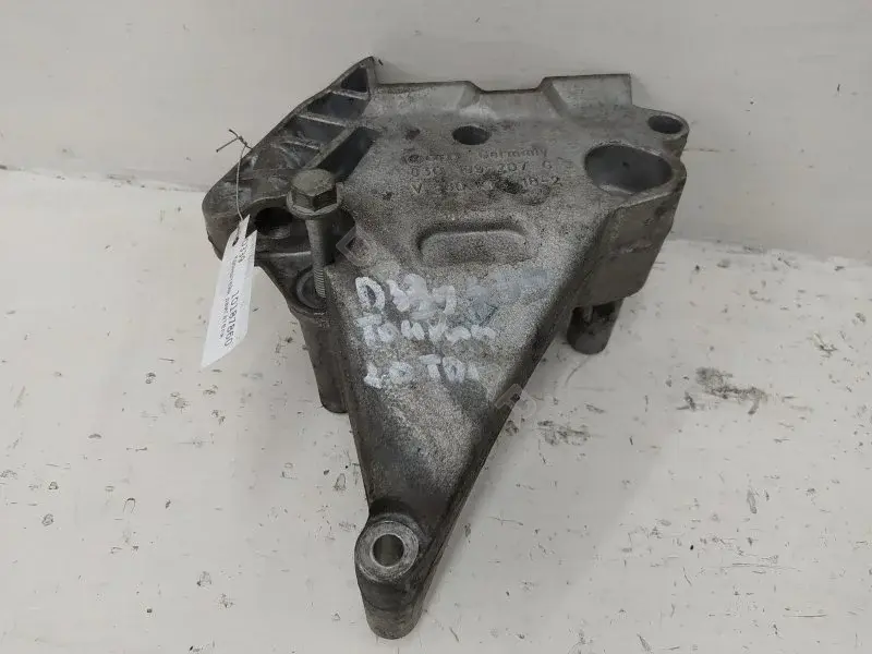 Кронштейн двигателя 03G199207G