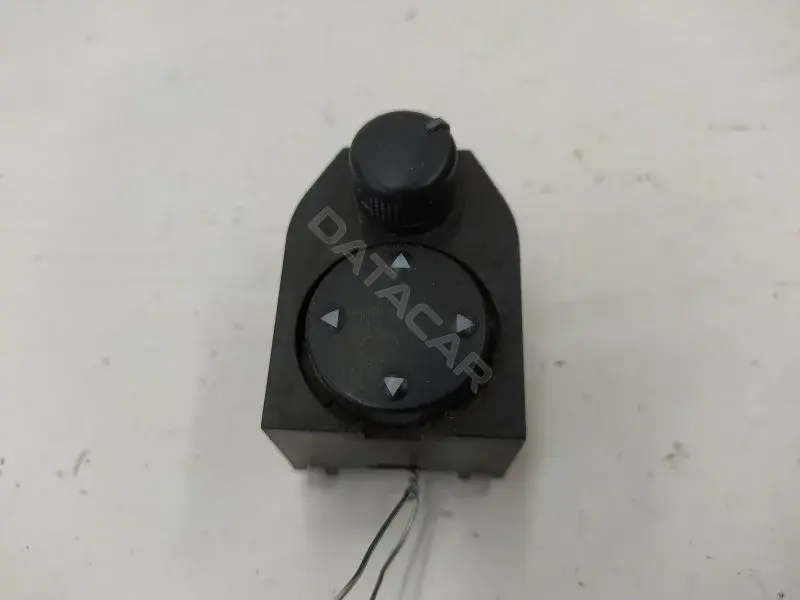 Джойстик регулировки зеркал 8D0959565A