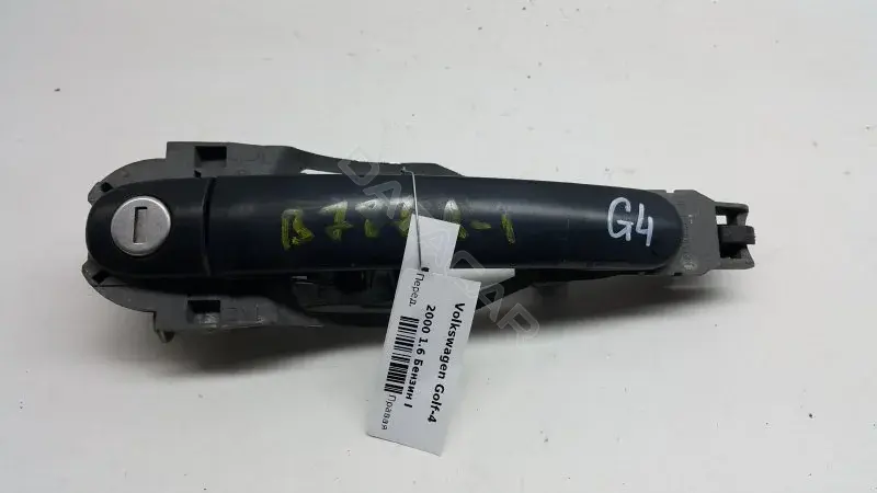 Ручка двери 3b0837885886