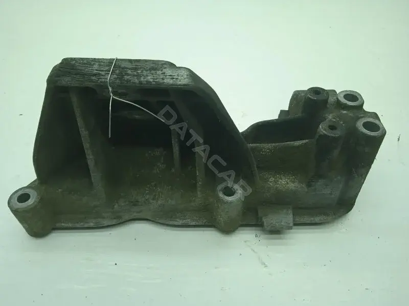 Кронштейн двигателя 500376601