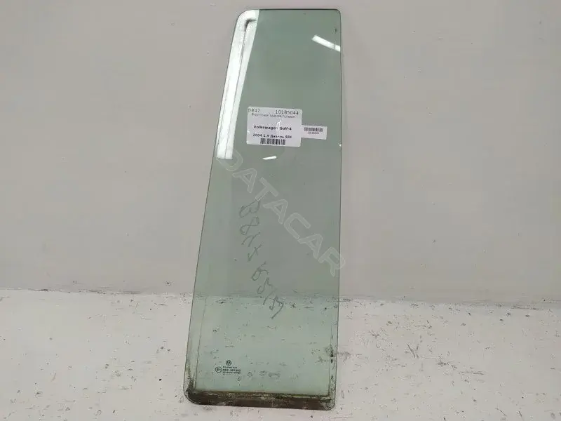 Форточка задняя правая 10185044