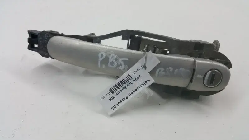 Ручка двери 3B0837885886