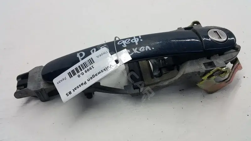Ручка двери 3B0837885886