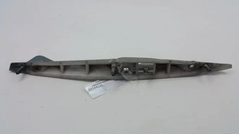 Кронштейн-направляющая бампера 2M5117D358BB