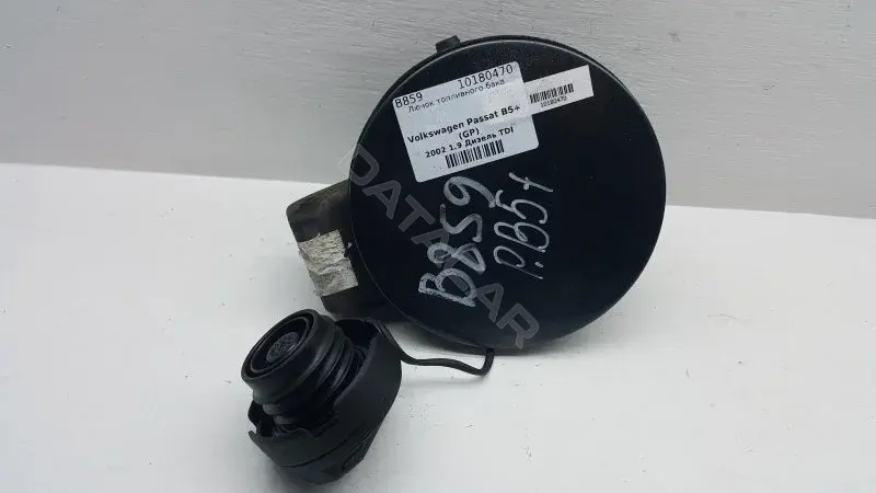 Крышка лючка топливного бака 3B0010275L