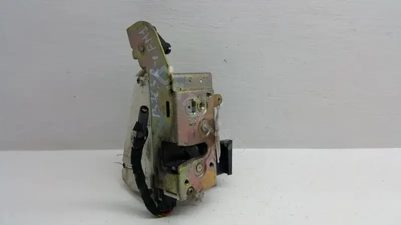 Замок двери 93BG220A20BA