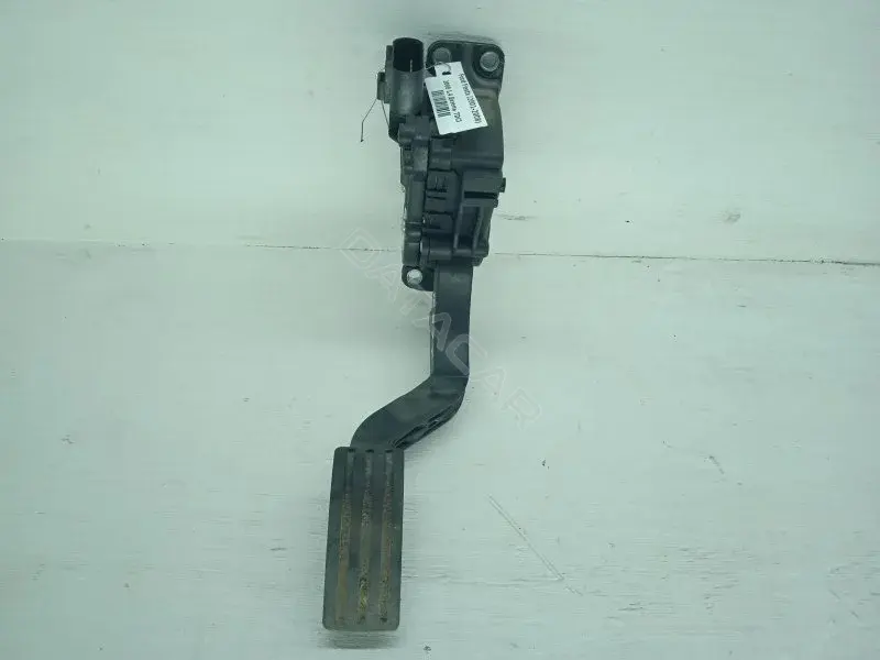 Педаль газа 2S619F836AB