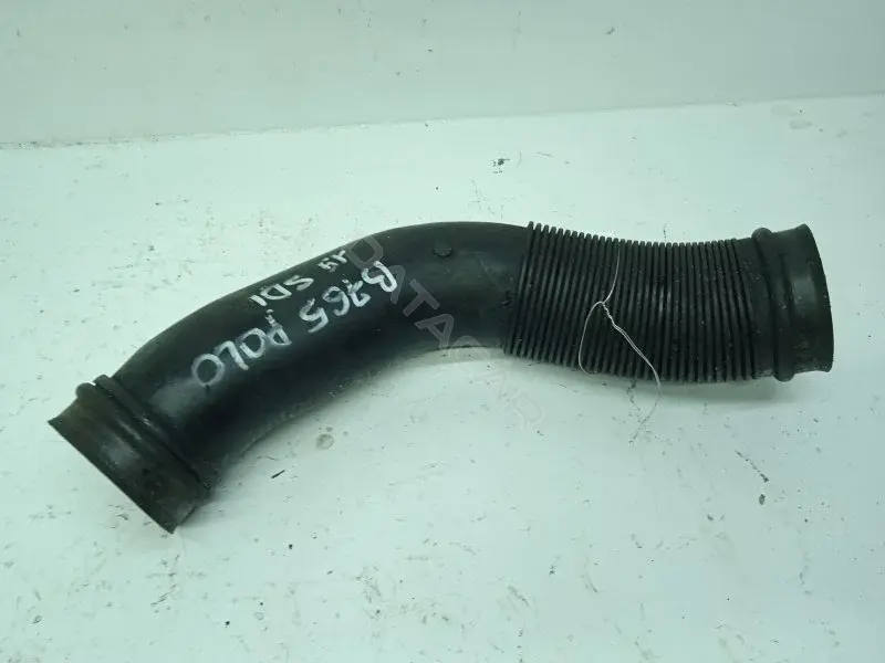 Патрубок воздушный 6K0129627A