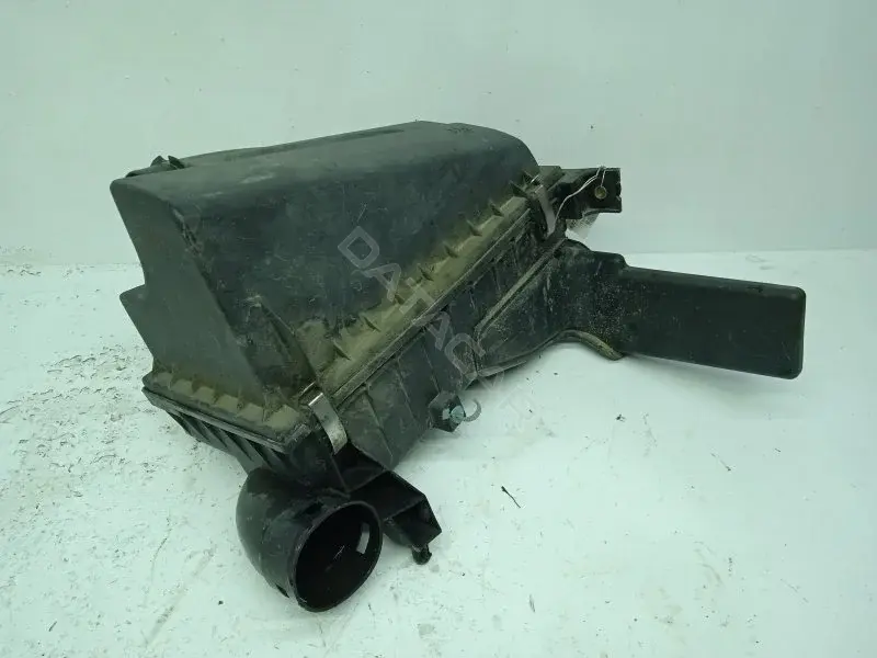 Корпус воздушного фильтра MB957382