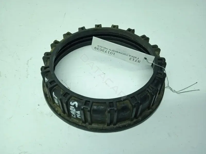 Гайка топливного бака MR271375