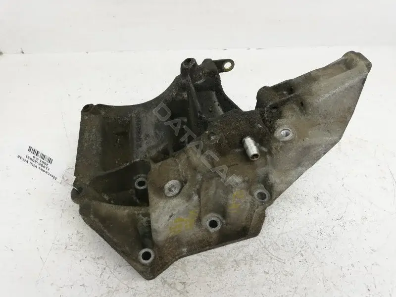 Кронштейн компрессора кондиционера R1112361030