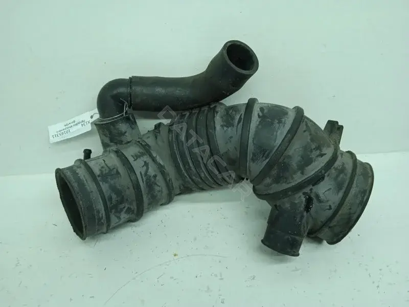 Патрубок воздушный MR312759