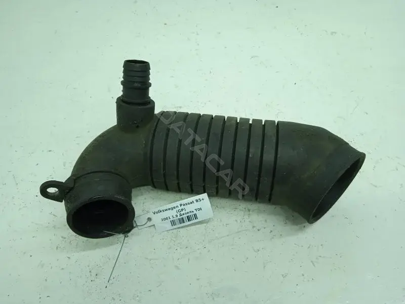 Патрубок воздушный 8D0129615J