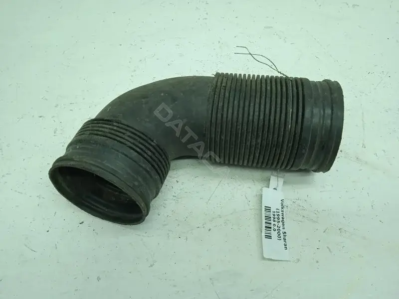 Патрубок воздушный 7M0129627AA