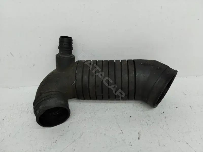 Патрубок воздушный 8D0129615J