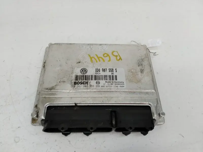 Блок управления двигателем 8D0907558S