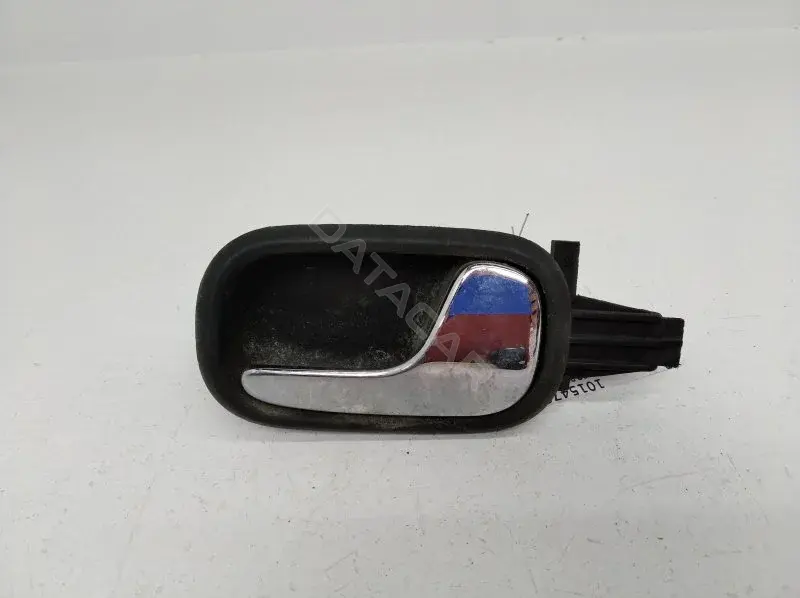 Ручка двери 8D0839020