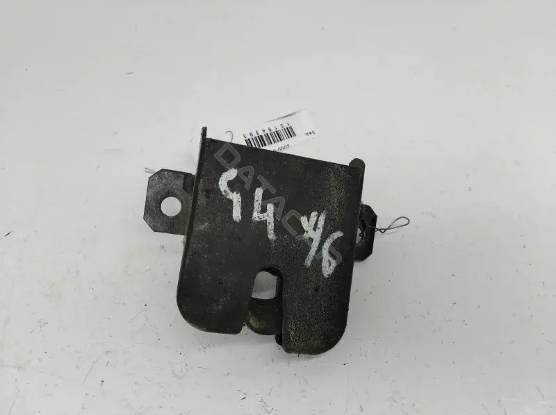 Замок крышки багажника 1J6827505B