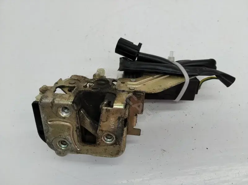 Замок двери 10150899