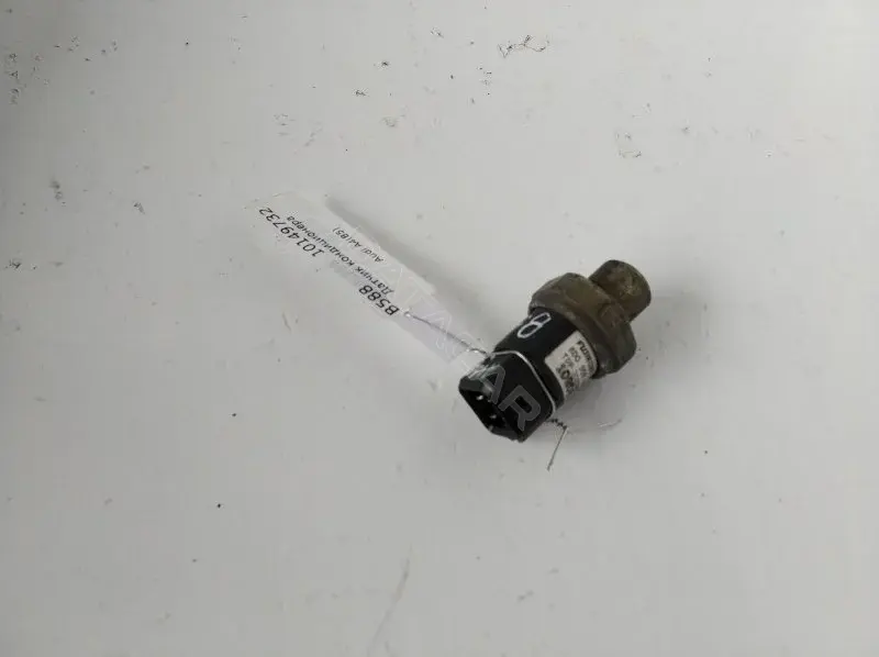 Датчик давления кондиционера 8D0959482A