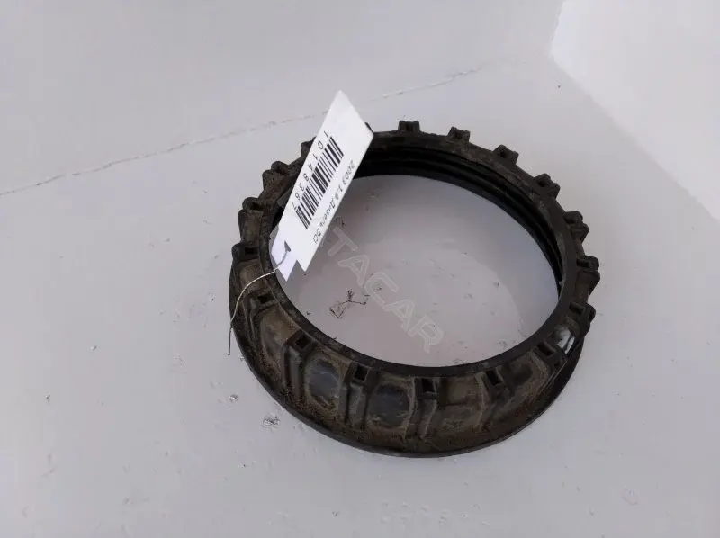 Гайка топливного бака MR271375