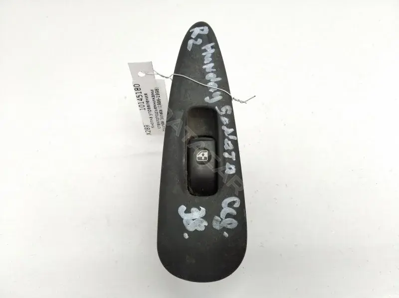Кнопка стеклоподъемника 620W01530