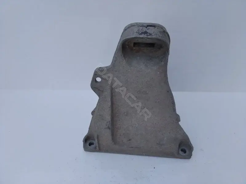 Кронштейн двигателя 8A0199308