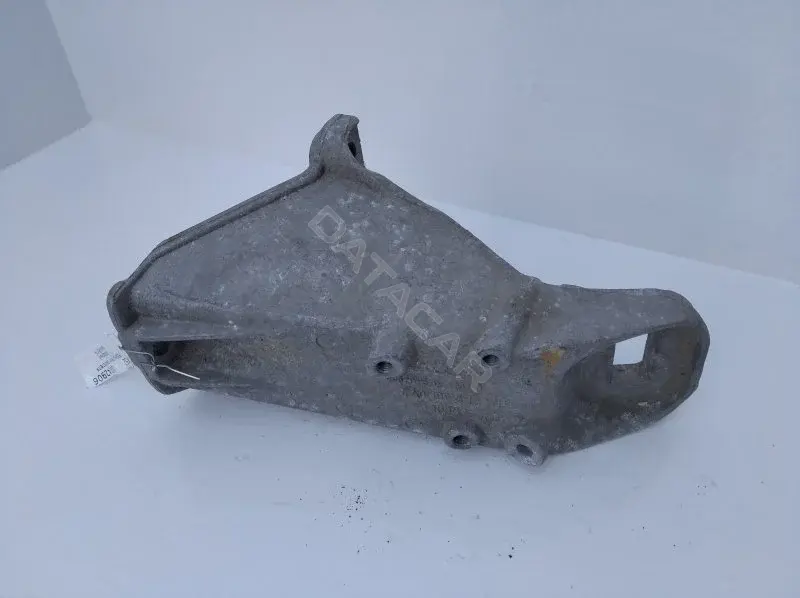 Кронштейн двигателя 4A0199307A