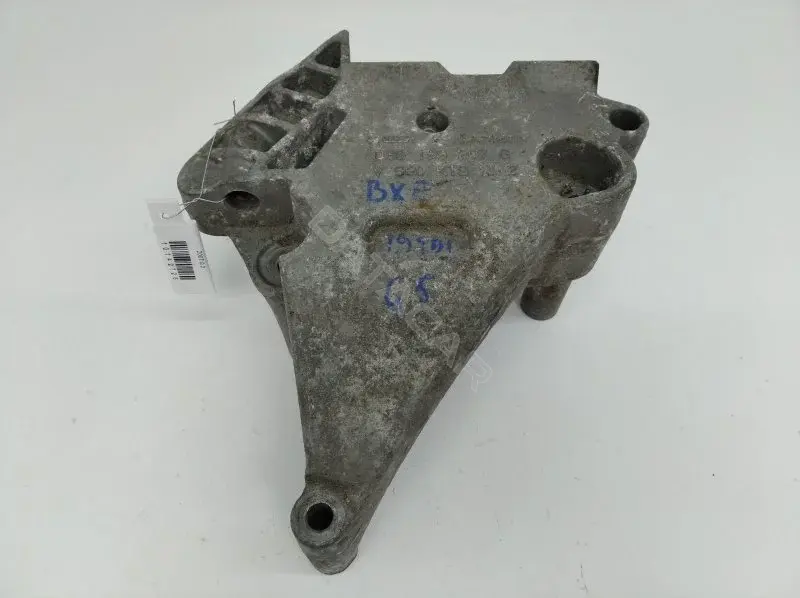 Кронштейн двигателя 03G199207G
