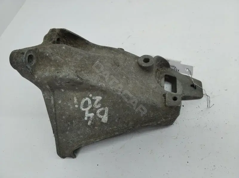 Кронштейн двигателя 8A0199307C