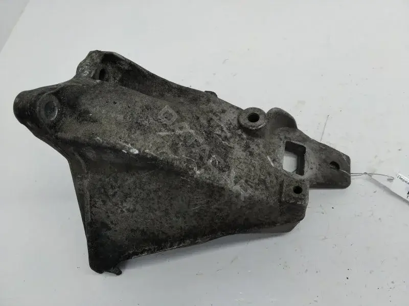 Кронштейн двигателя 8A0199307C