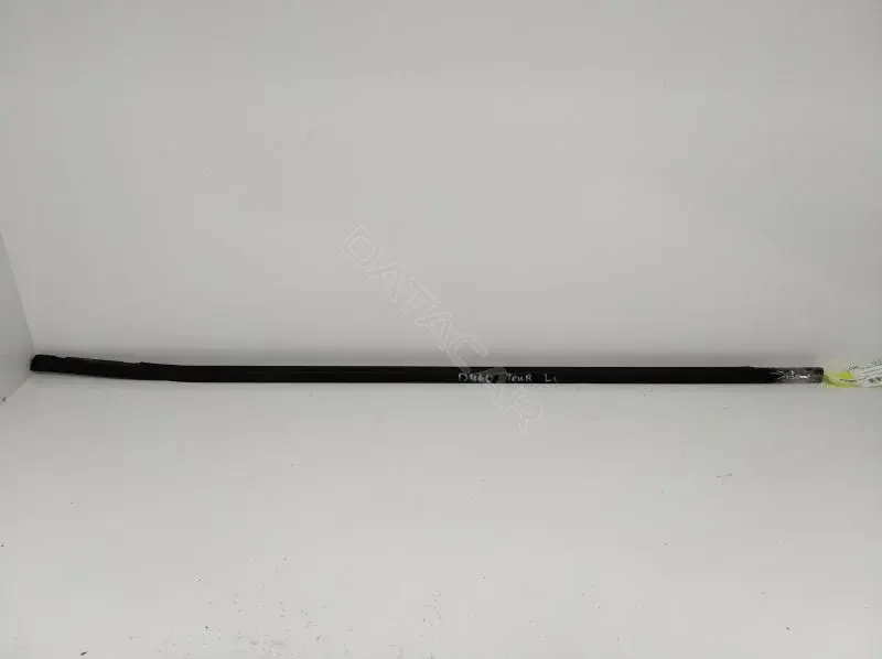 Молдинг двери 1T0837477A