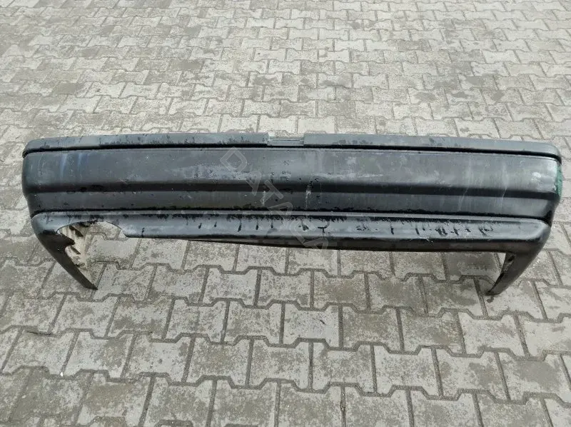Задний бампер 10137205