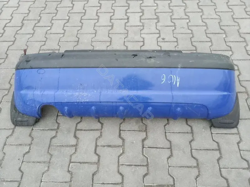 Задний бампер 10137192