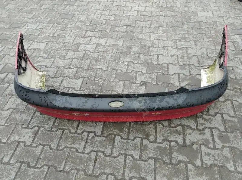 Задний бампер 10137068