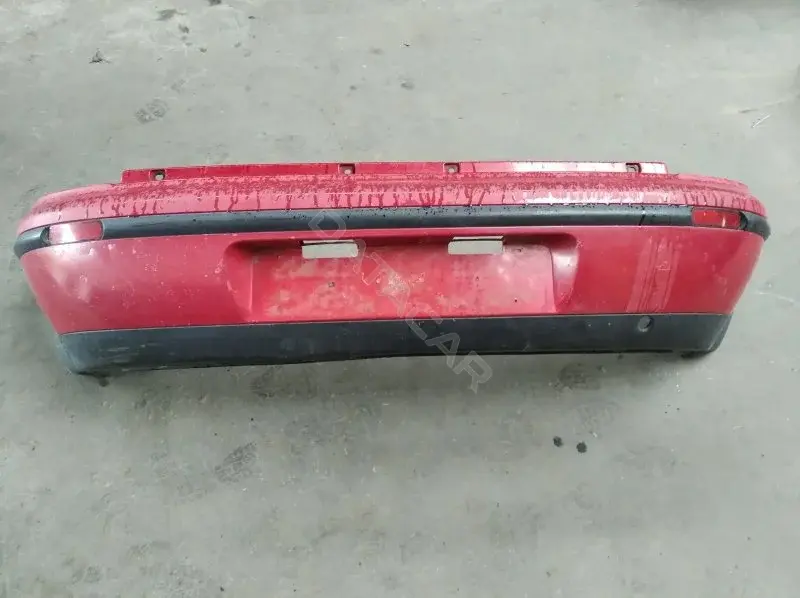 Задний бампер 10136945