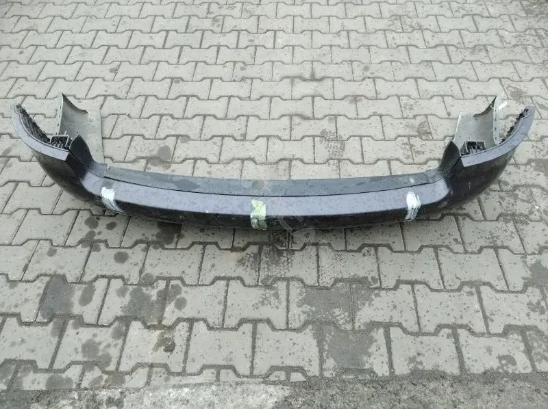Задний бампер 10136747