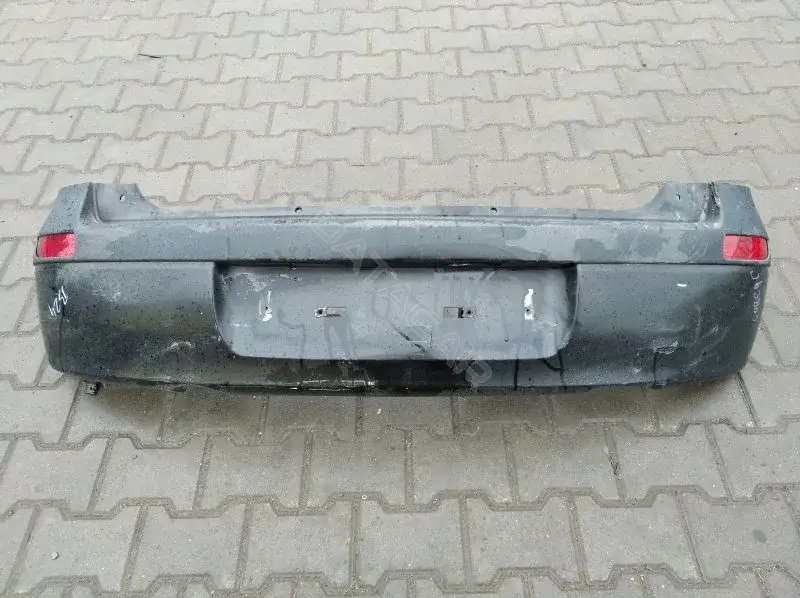 Задний бампер 10136741