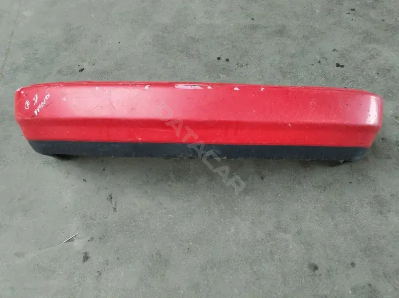 Задний бампер 10136726