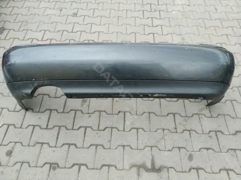Задний бампер 10136716