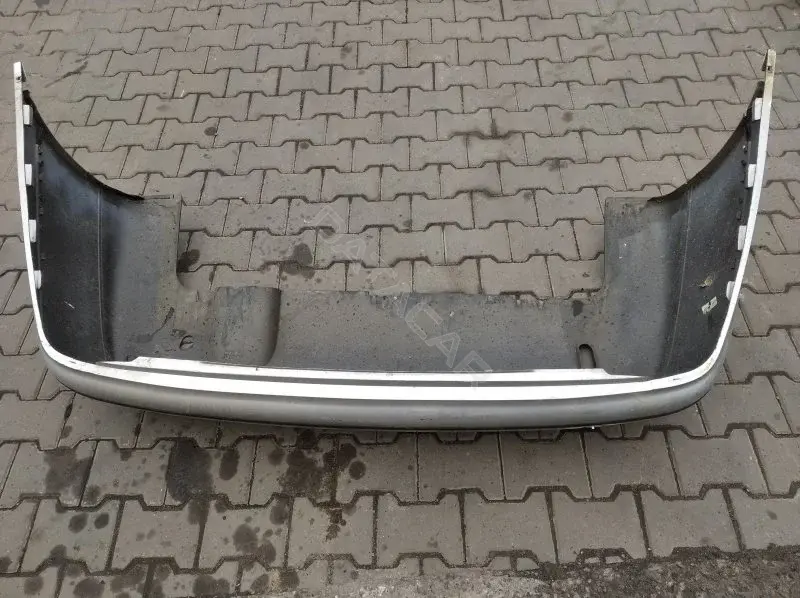Задний бампер 10136612