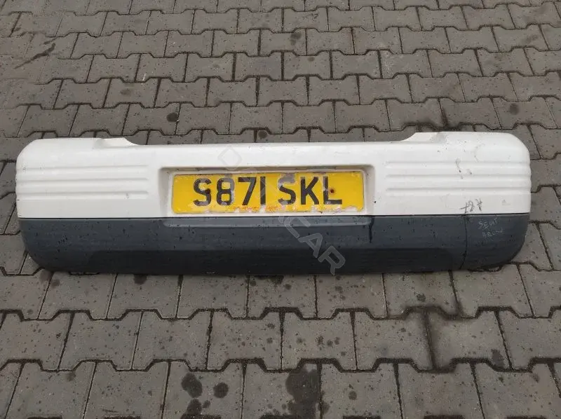 Задний бампер 10136591