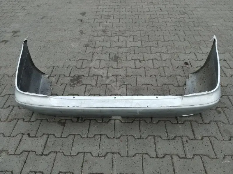 Задний бампер 10136440
